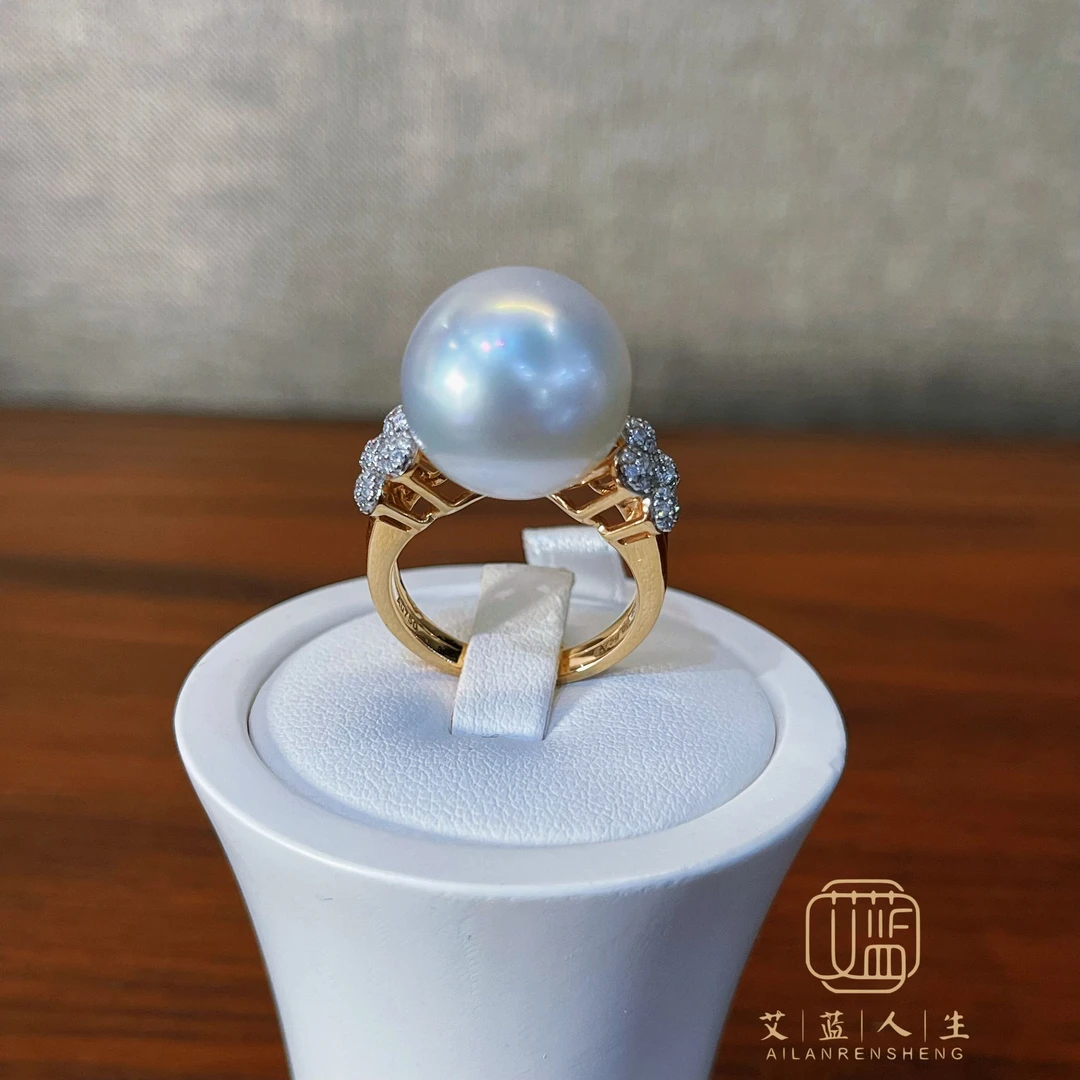 「女主角」18k金钻澳白15-16正圆极强宝石光丝绸质感海水珍珠戒指