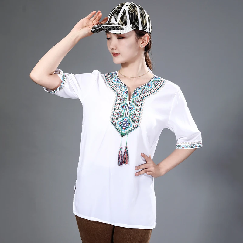 宽松大码民族风刺绣t恤时尚夏季新疆休闲餐厅上衣绣花广场舞服装