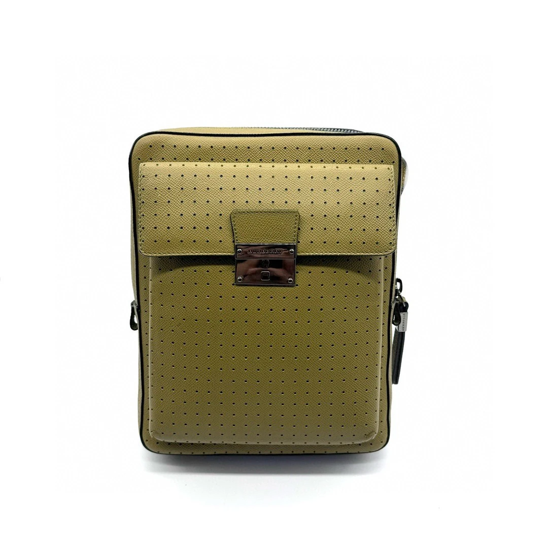 95新 BURBERRY/博柏利 姜黄色全皮单扣斜挎包 尺寸22/27