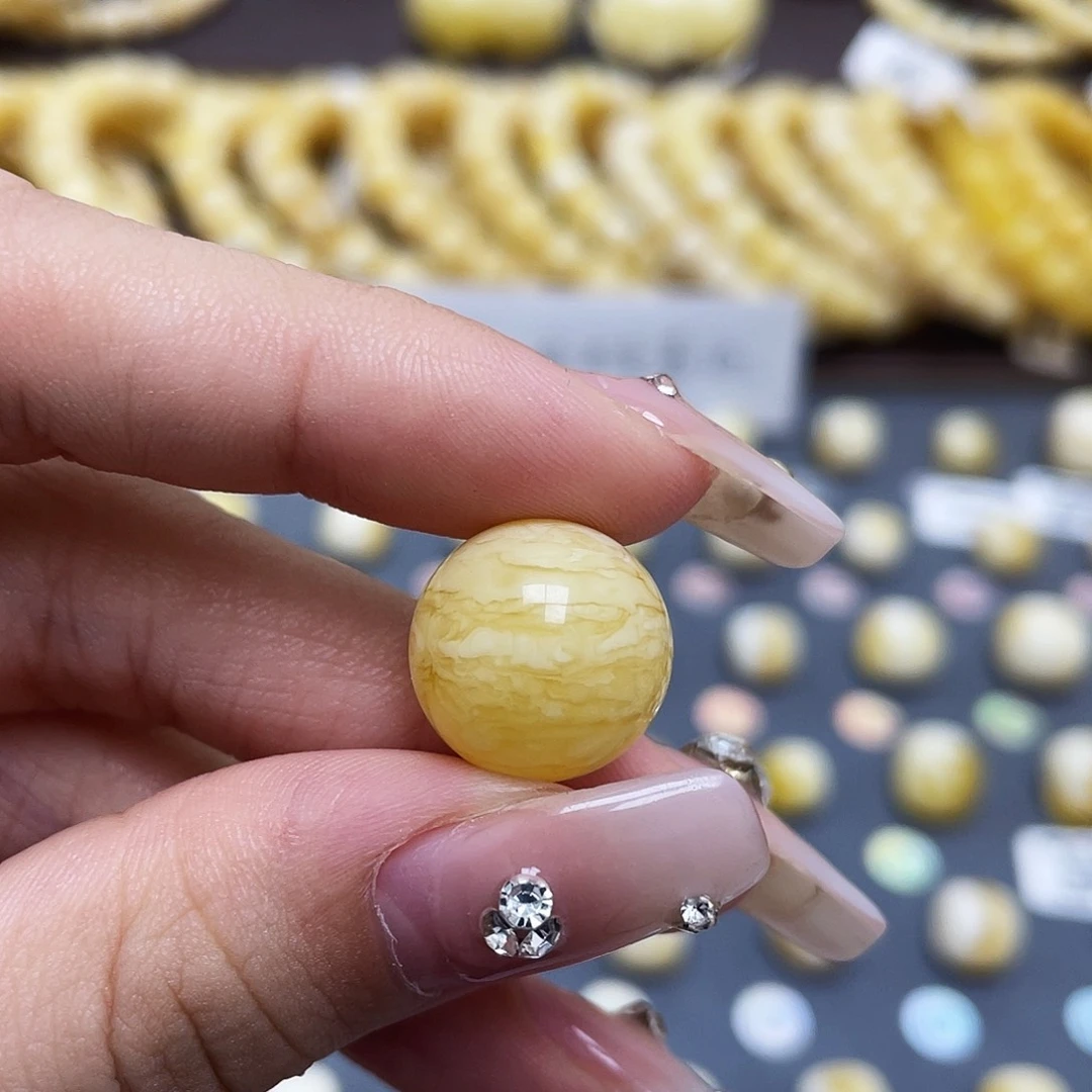 琥珀裸石未镶嵌蜜蜡圆珠14.6mm带皮色