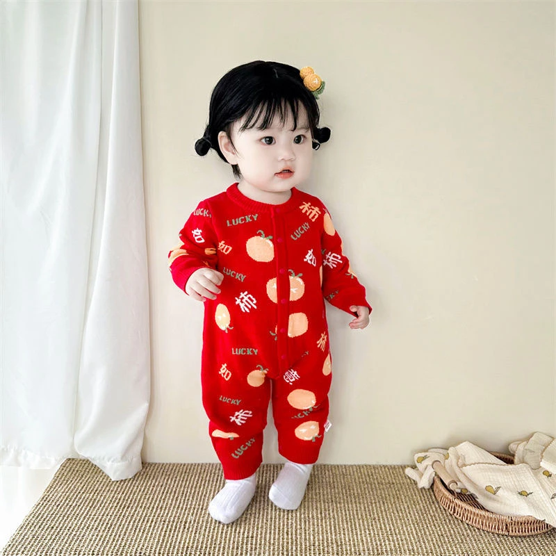 婴儿衣服秋冬连体衣女宝满月哈衣加绒加厚毛衣套装新年拜年服冬装