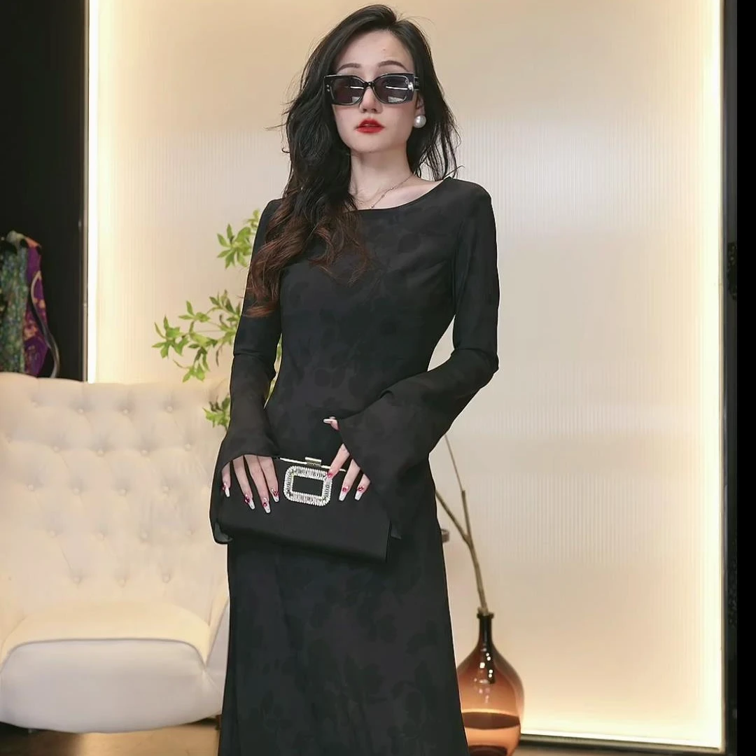 【莱赛尔】B0864连衣裙显瘦气质长袖黑色复古修身中长款秋冬