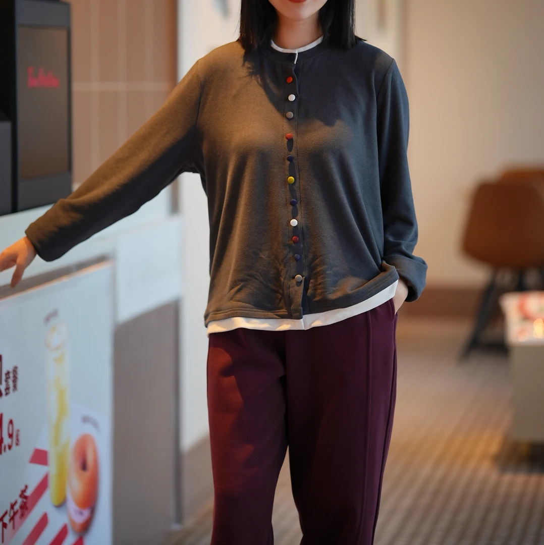 北桔2024冬季新款休闲时尚宽松百搭气质长袖圆领彩扣德绒衬衣4164