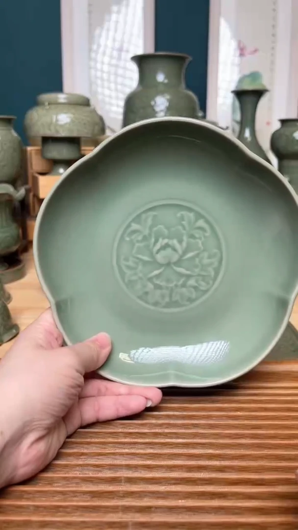 【闪购商品】瓷其他2只青瓷牡丹花口盘