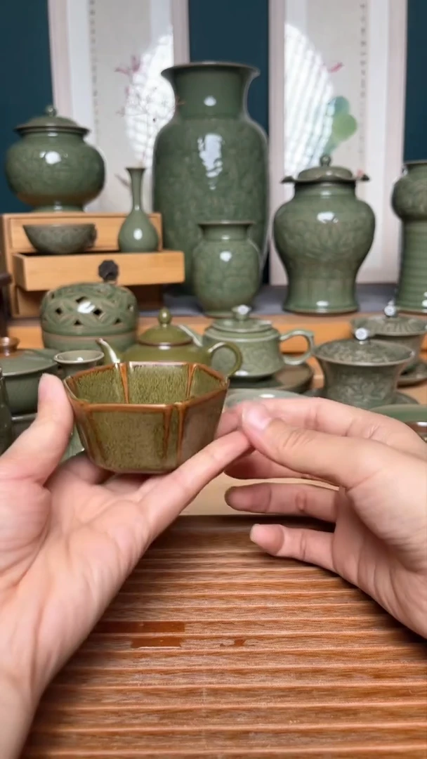 【闪购商品】瓷其他茶叶末釉鳝鱼黄六方杯