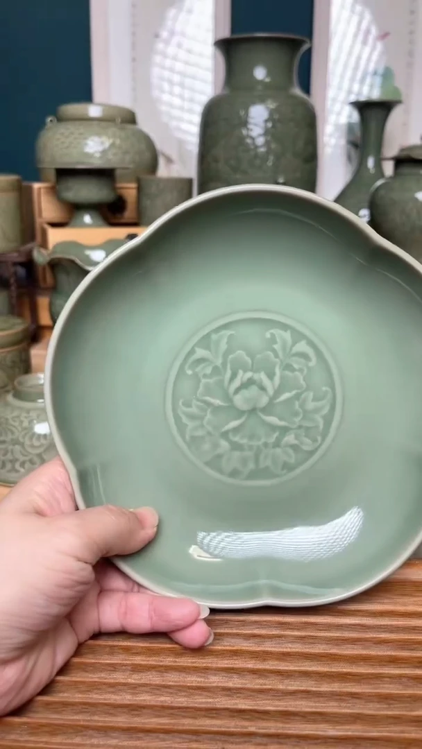 【闪购商品】瓷其他2只青瓷牡丹花口盘