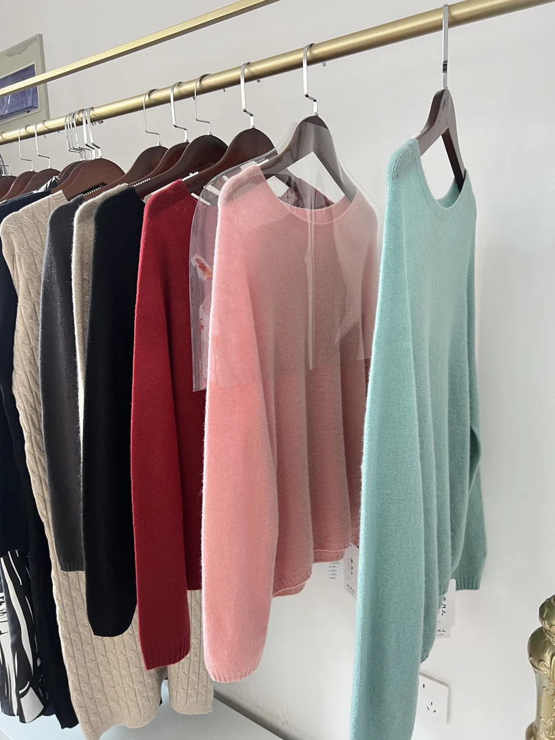 显白圆领显瘦百搭针织衫女秋季薄款打底毛衣