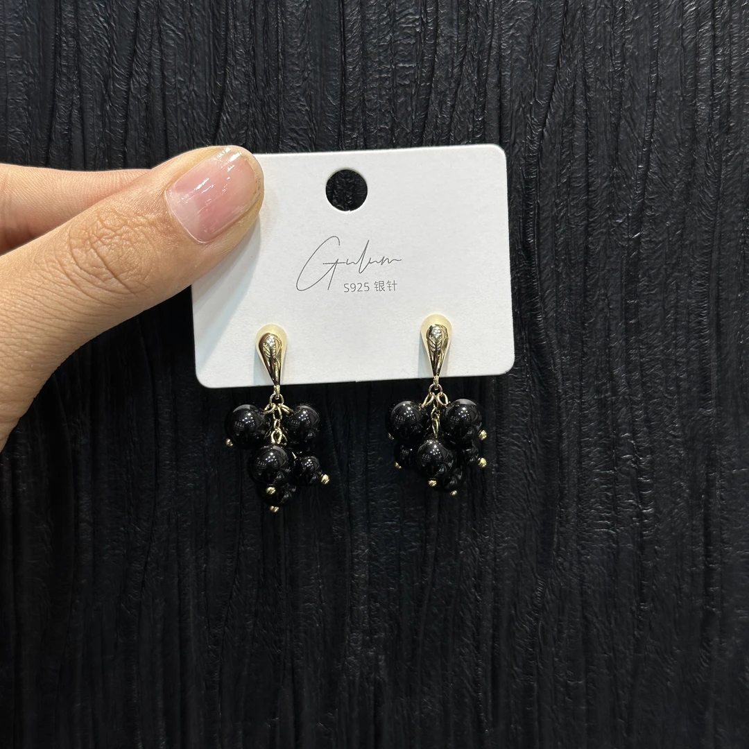 铜合金亚克力耳饰 GULUM 241 葡萄耳环复古精美黑色百搭镶嵌金色