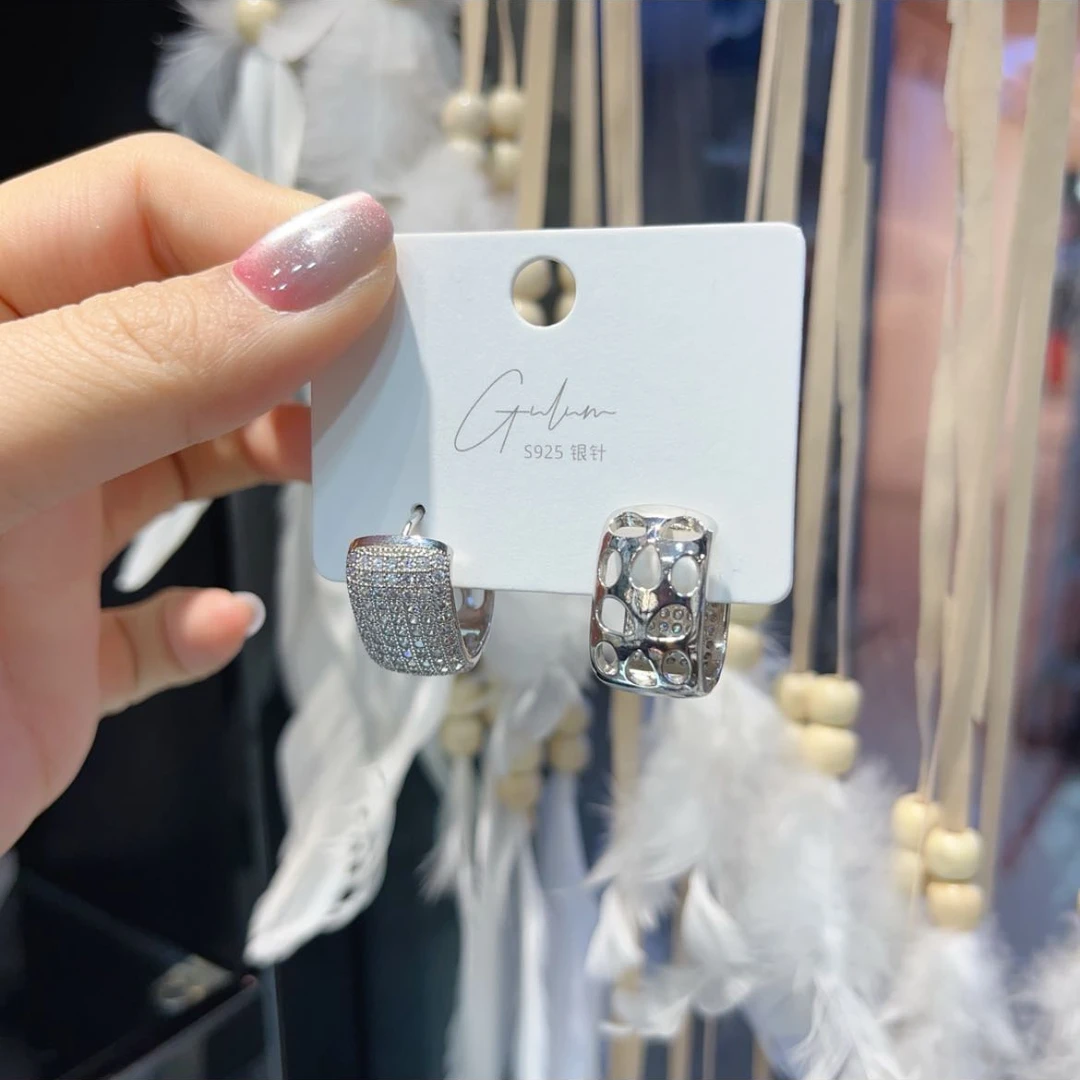 铜合金合成锆石耳饰 GULUM 051 轻奢满圈耳环设计感时尚百搭气质