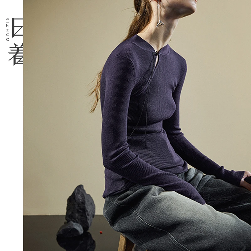 日着原创女装上衣2025秋季新中式修身牛角扣羊毛针织衫女RB8283M0