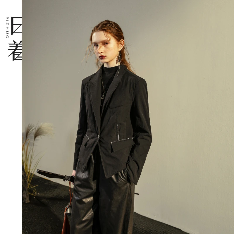 日着原创设计女装春秋通勤休闲简约时尚修身黑色短款外套RC3108W2