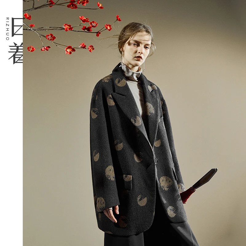 日着原创女装2025冬季新款高级感正肩西装领羊毛呢大衣RB8723D2