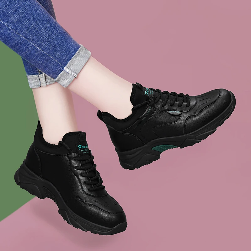 鞋子女2024新款爆款秋冬加绒显脚小妈妈鞋运动休闲软底平底小皮鞋