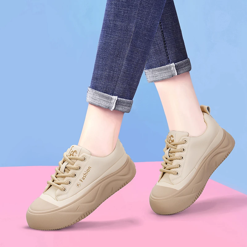 小白鞋女2025新款秋季厚底显脚小软底轻便板鞋旅游运动休闲鞋百搭