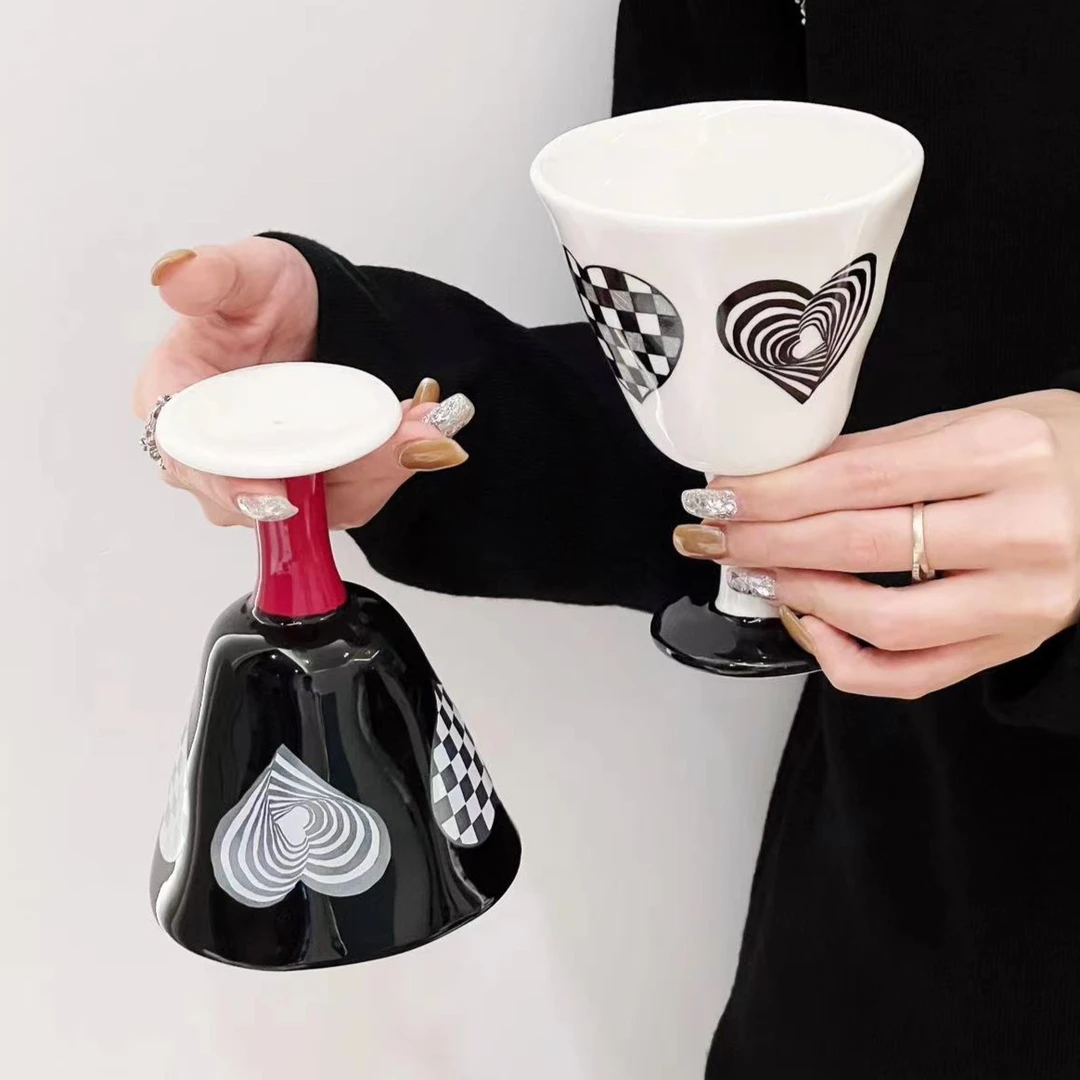 爱心ins陶瓷彩色酒杯圣诞酒杯手绘陶瓷异形杯花色陶瓷高脚杯