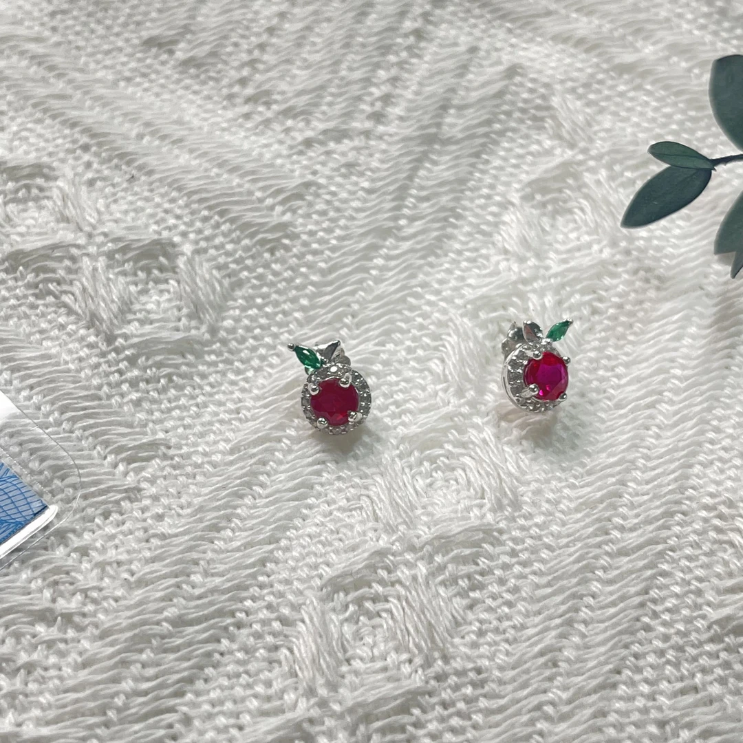 全新未使用  【六六中古】孤品s925合成红宝石耳钉ap6677