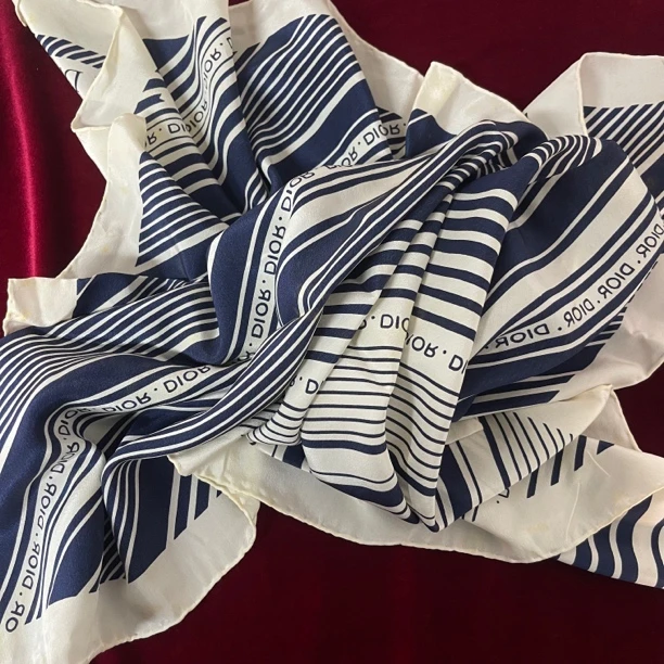 90新 DIOR/迪奥 【六六中古】孤品复古丝巾cp503尺寸76×76
