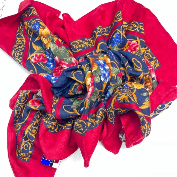 90新 YSL/圣罗兰 【六六中古】孤品复古丝巾cp1122尺寸106*106