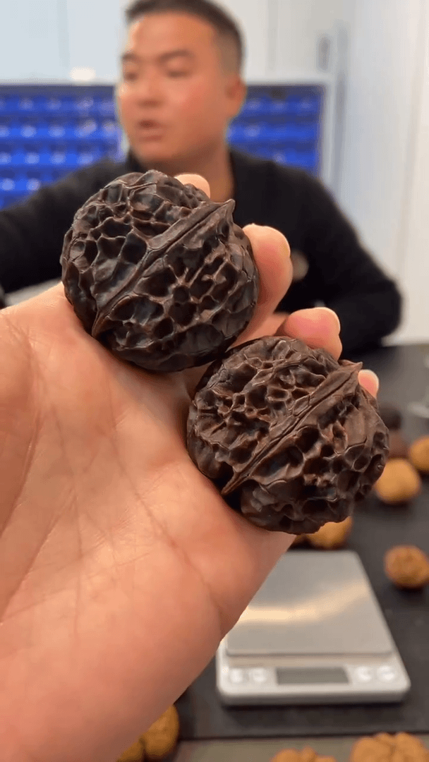 【闪购商品】文玩核桃把件凤凰牡丹41mm(一物一图)