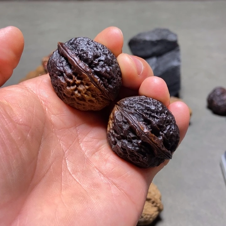 文玩核桃把件B粗筋橄榄石33