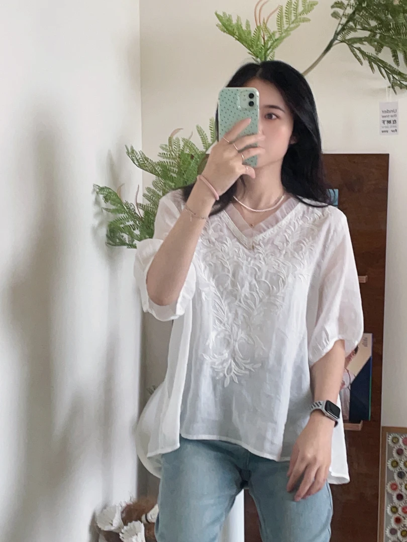 刺绣显瘦V领苎麻气质高级感别致漂亮小衫上衣衬衫时尚