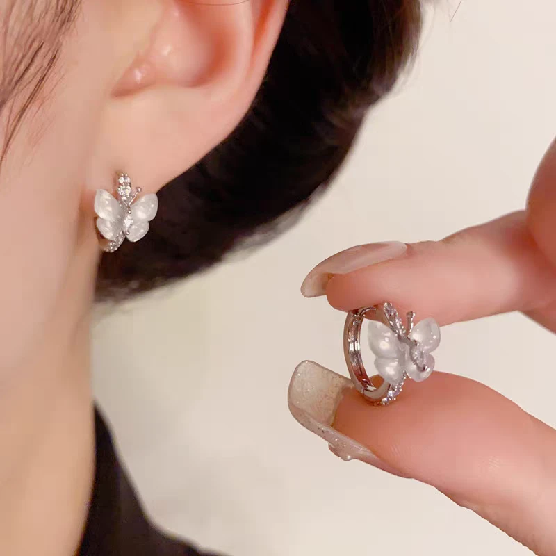 铜合金耳饰 小巧蝴蝶耳扣超仙时尚百搭复古个性优雅温柔耳饰K2022