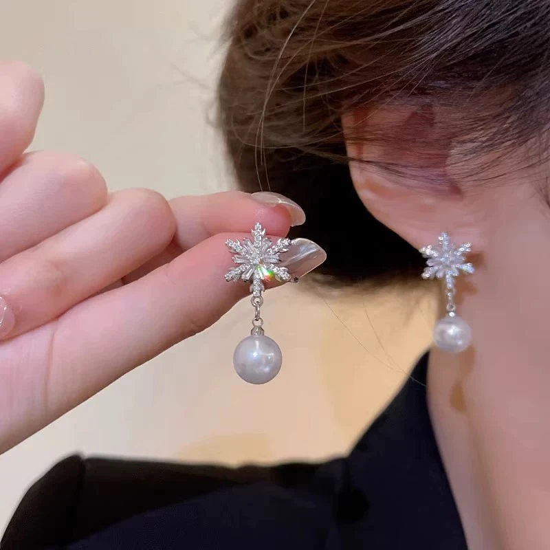 铜合金耳饰 五芒星珠珠耳钉女小众设计轻奢高级感气质耳饰品E996