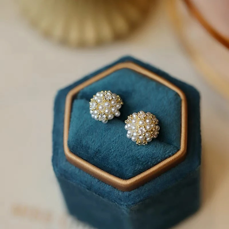 铜合金耳饰 A复古小巧百搭精致轻奢耳钉简约温柔绣球小众耳饰E426