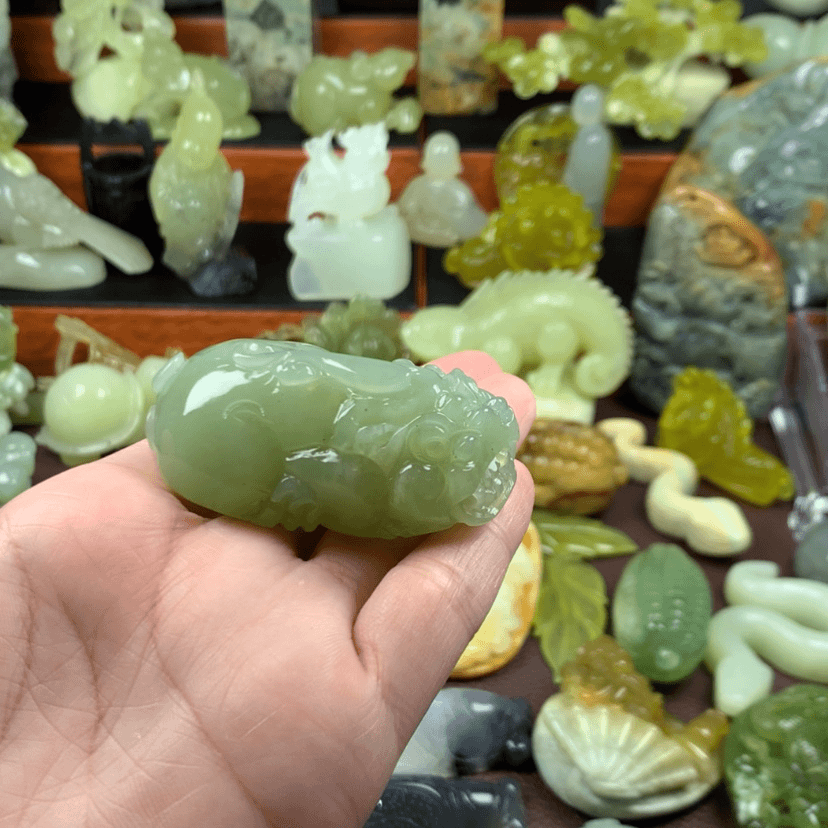 【闪购商品】蛇纹石玉手把件未镶嵌望**忆