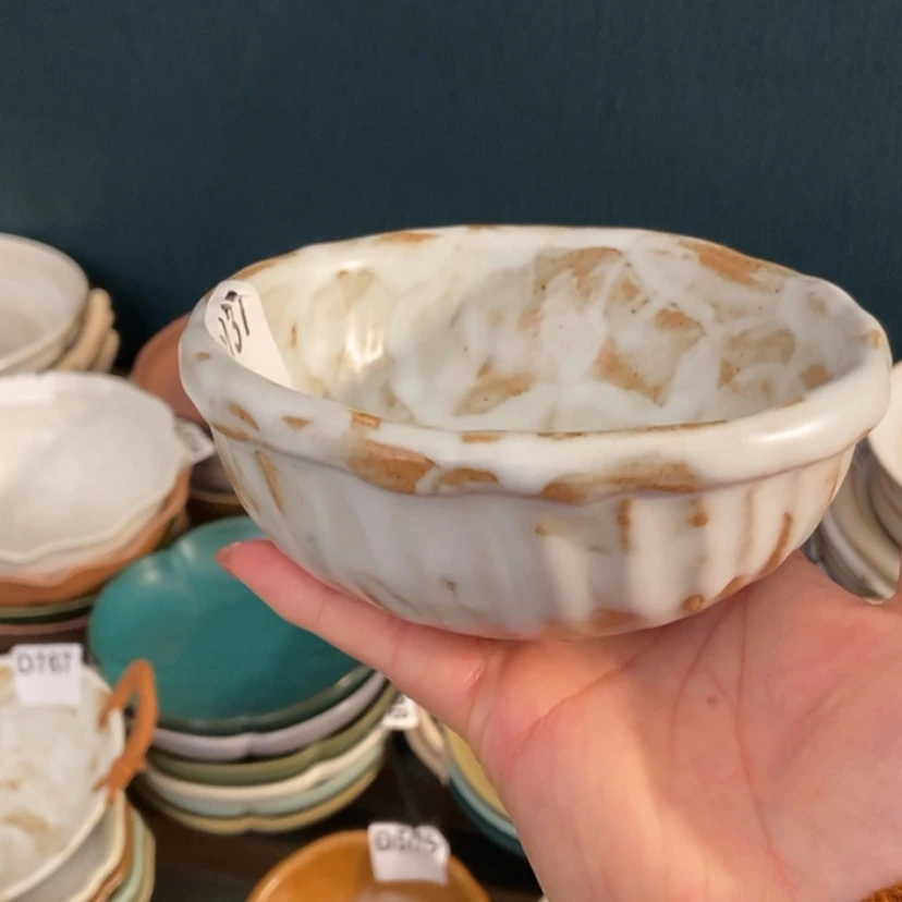 【闪购商品】瓷盘粉影反口米饭碗