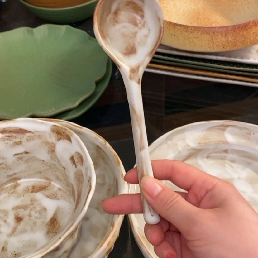 【闪购商品】瓷盘粉影长勺子