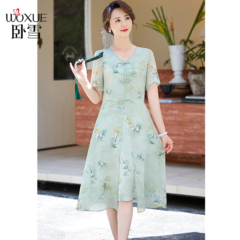 卧雪妈妈夏装短袖连衣裙高贵2024新款中老年女洋气新中式国风裙子
