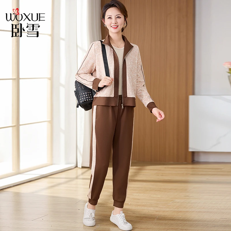 妈妈秋装运动服减龄套装2024新款休闲上衣中老年女装春秋气质外套