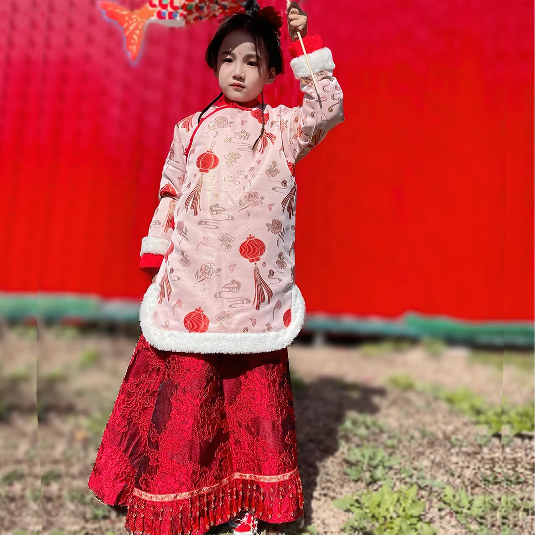 春熹桃秋冬新款红色儿童汉服加绒拜年服古风棉袄中国风女童棉衣