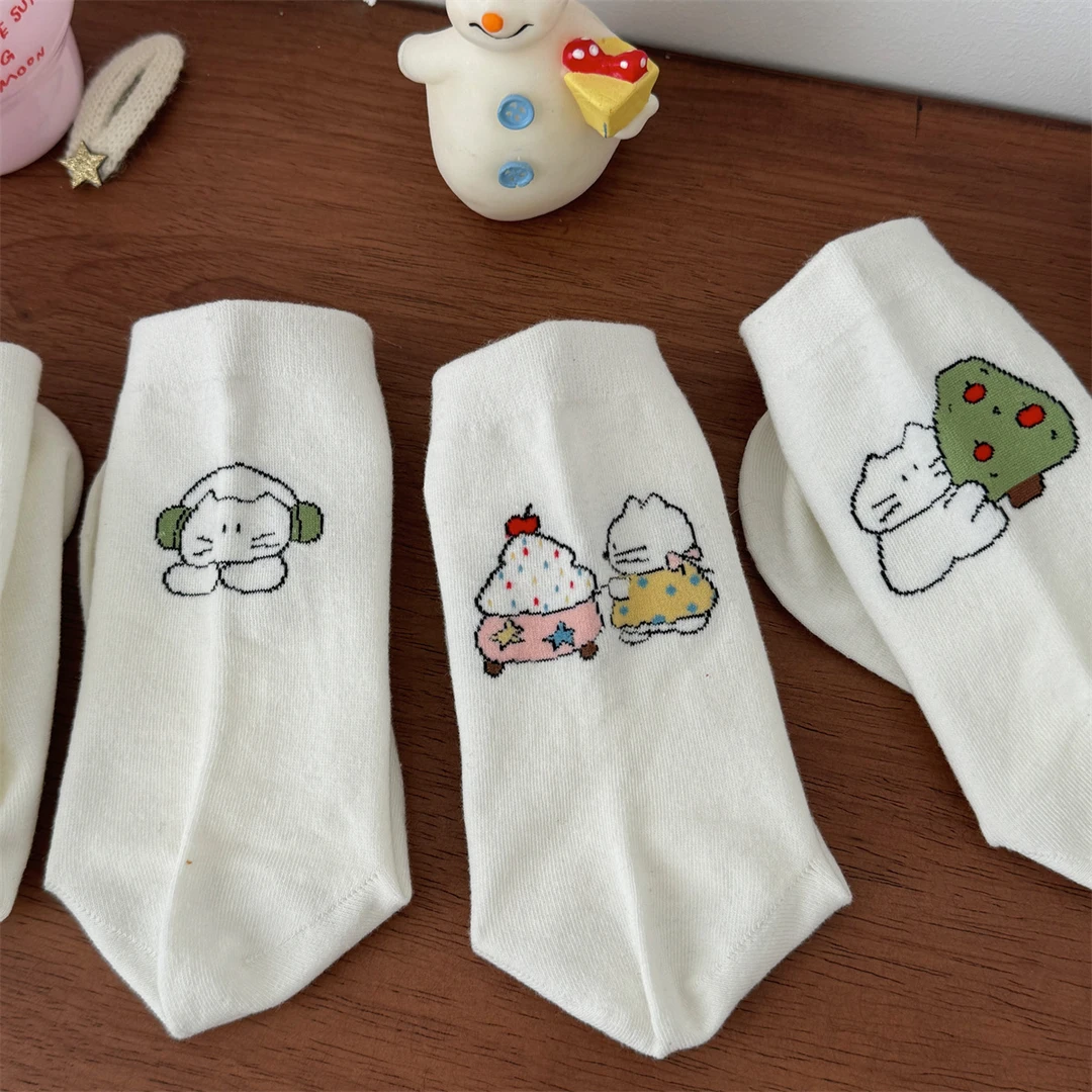 卡通动漫中筒袜女生ins风袜子白色吸汗透气休闲袜四季可穿韩版