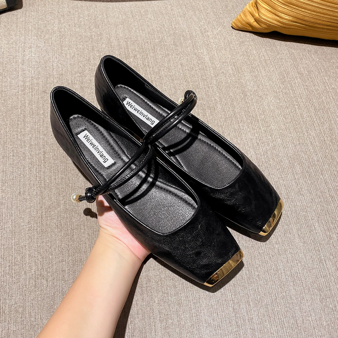 真皮平底方头大码单鞋女2024年新款法式复古奶奶鞋软底玛丽珍女鞋