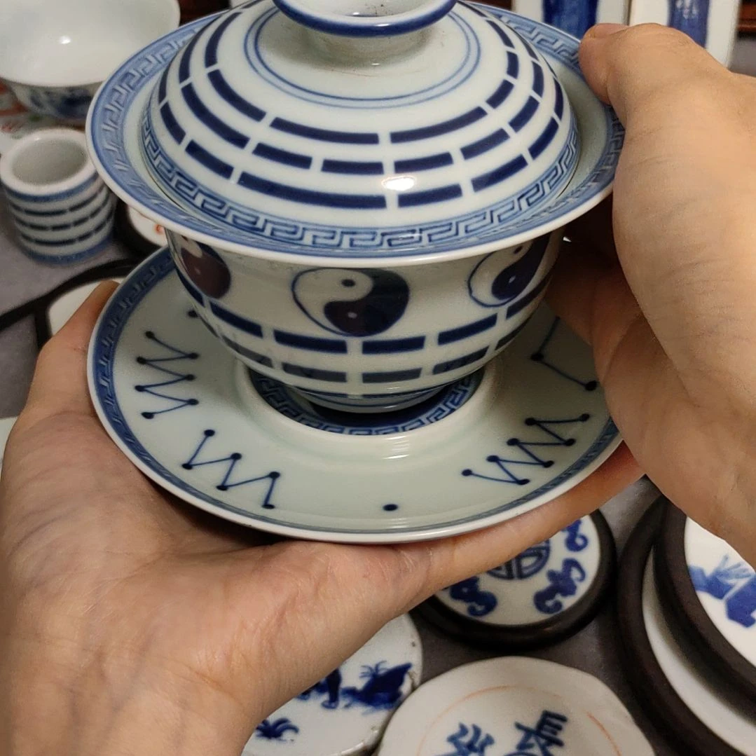 瓷片小*仔青花八卦杯一套