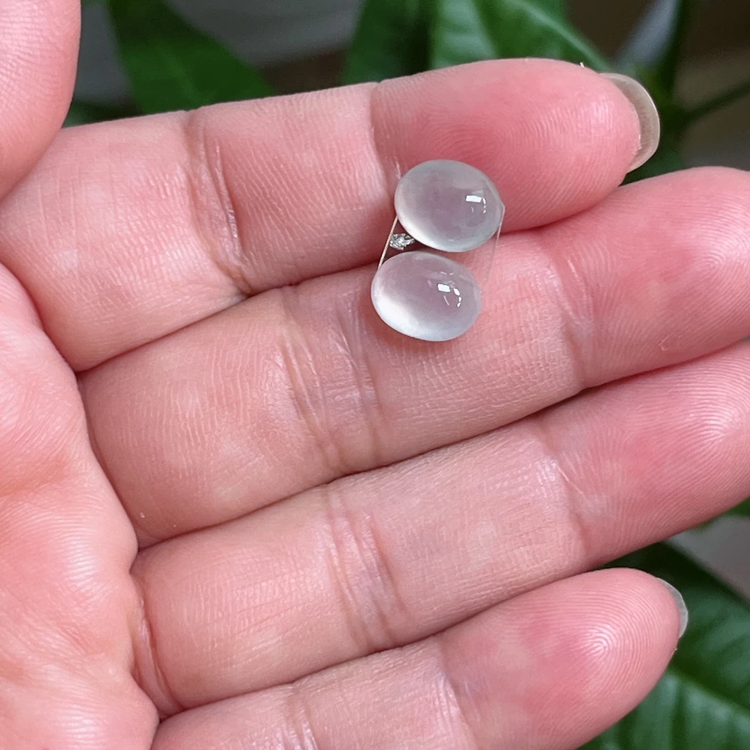 天然缅甸a货，一对白冰蛋，尺寸9.4*4.8