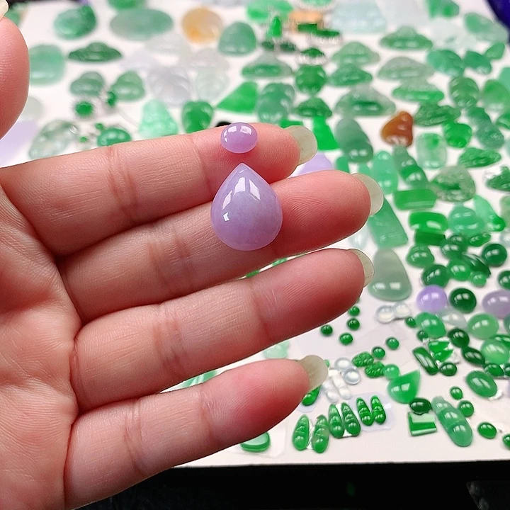 翡翠颈饰未镶嵌翡翠