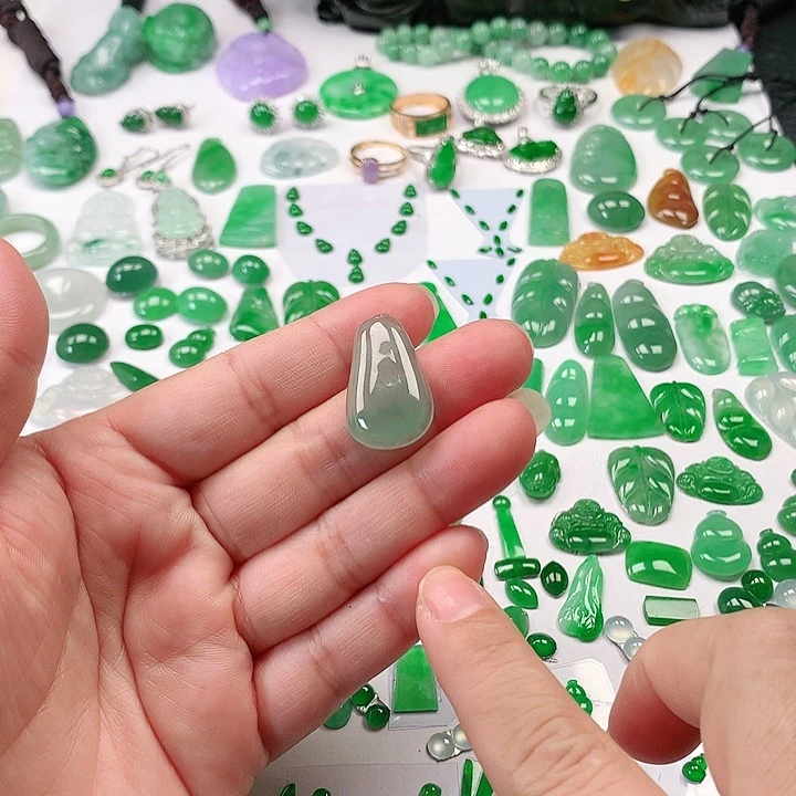 翡翠颈饰未镶嵌翡翠