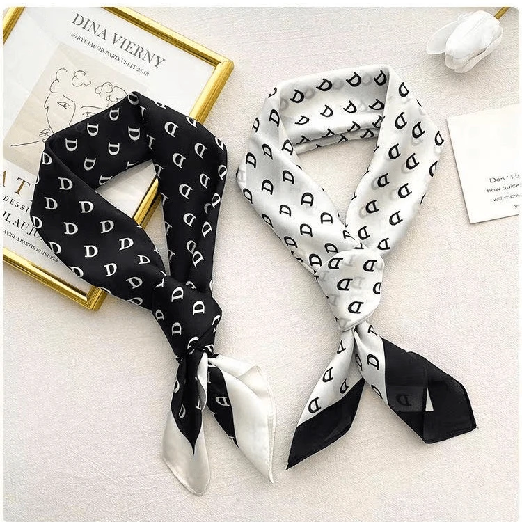 丝巾小方巾女韩国洋气网红空姐薄款搭西装饰春秋夏季围脖波点领巾