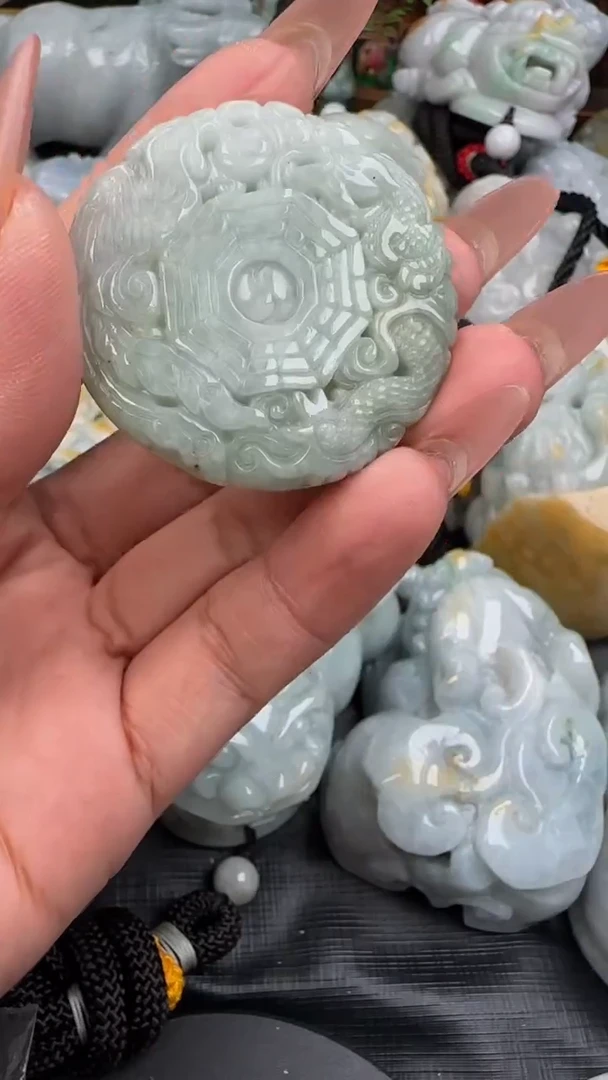 【闪购商品】翡翠挂件未镶嵌八卦图