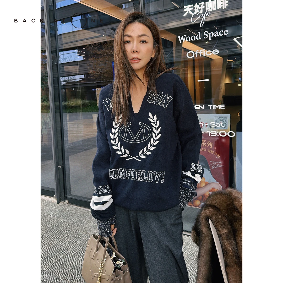 BackAtOne ”爱系列“华伦天*v领刺绣藏青色廓形套衫 BDF-1AB061H-K