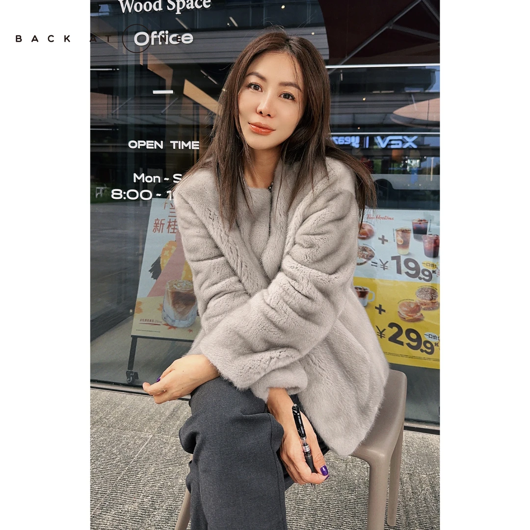 BackAtOne  “美之盛境”蓝宝石皇冠 水貂外套 BDF-1GC125E-K