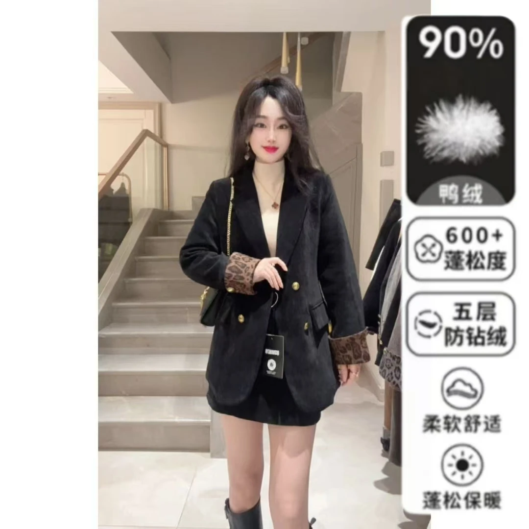 豹纹袖口黑色羽绒服女白鸭绒2025冬季小个子西装外套
