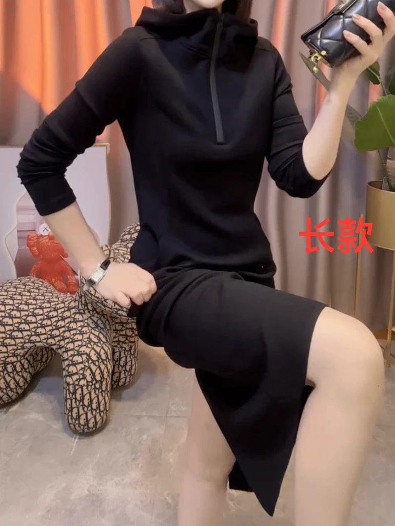 秋冬新款连帽后开叉黑色裙子时尚洋气高级感显瘦百搭女装连衣裙潮