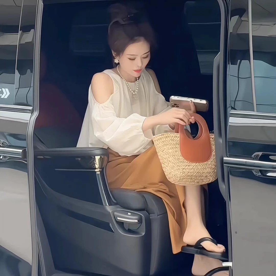 【晓溪服饰】2023夏季新款韩系漏肩挂脖设计款衬衫显瘦女装Y7507