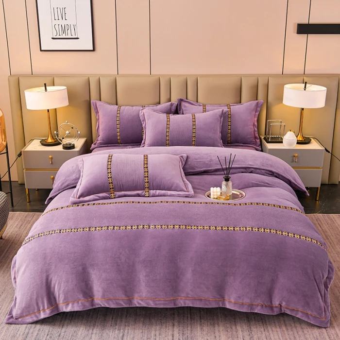 秋冬8-9斤纯色立体刺绣加厚加密牛奶绒四件套