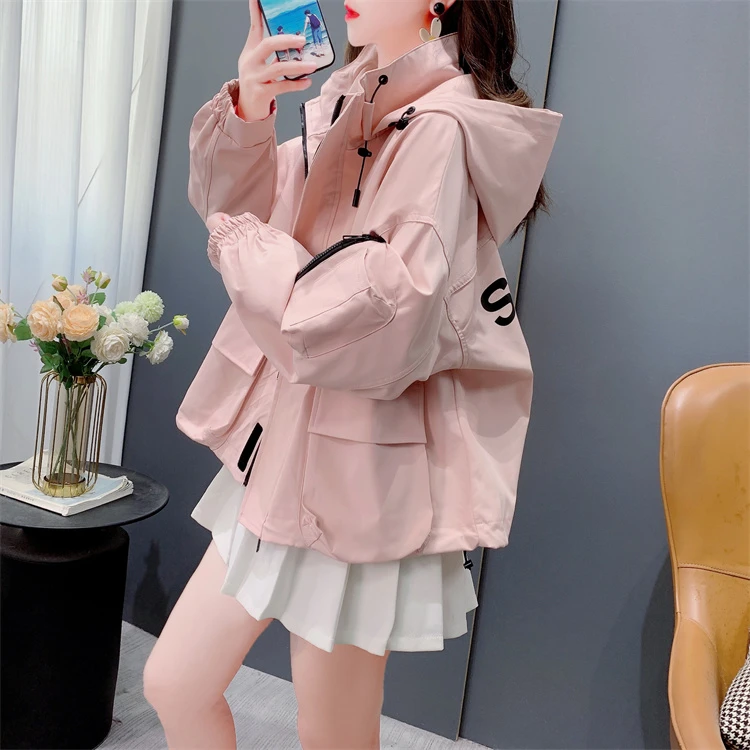 粉色工装连帽冲锋衣外套女春秋2025年新款宽松洋气小个子显瘦上衣