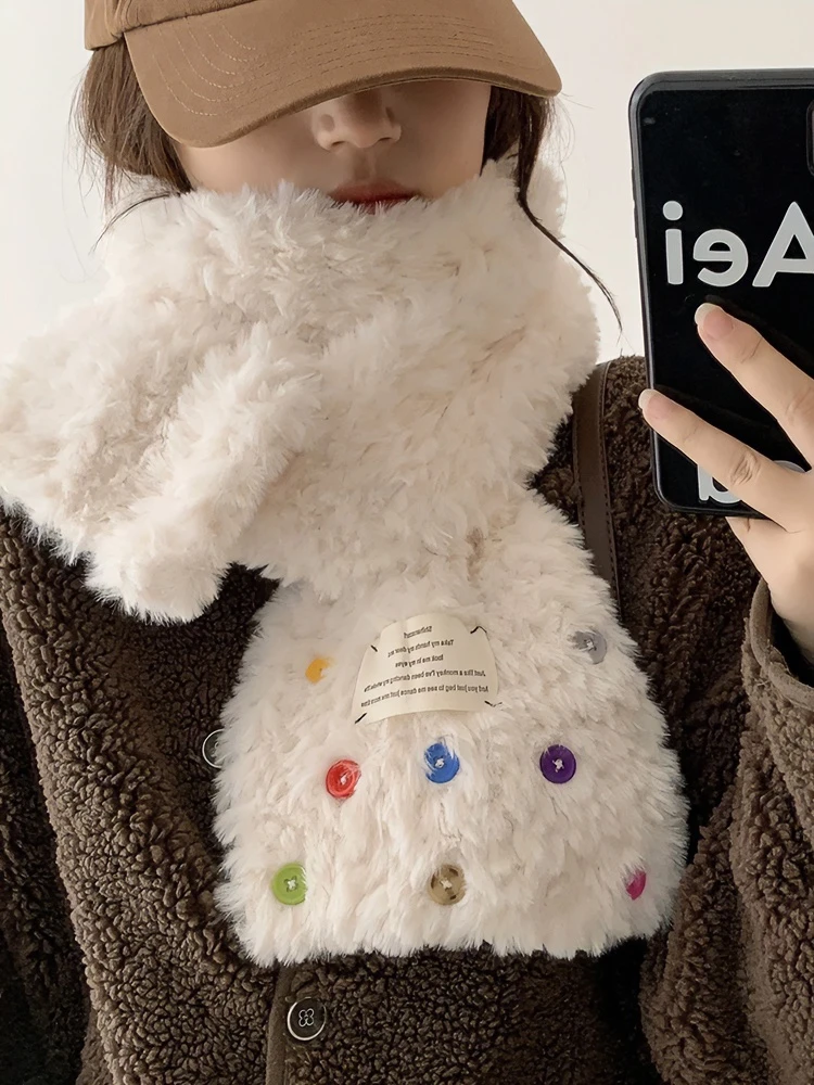 白鹿同款纽扣毛绒绒挂脖女新款秋冬季保暖加厚学生百搭毛绒围脖